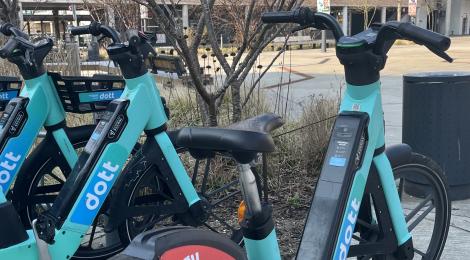 dott-cykler foran Ballerup Bibliotek